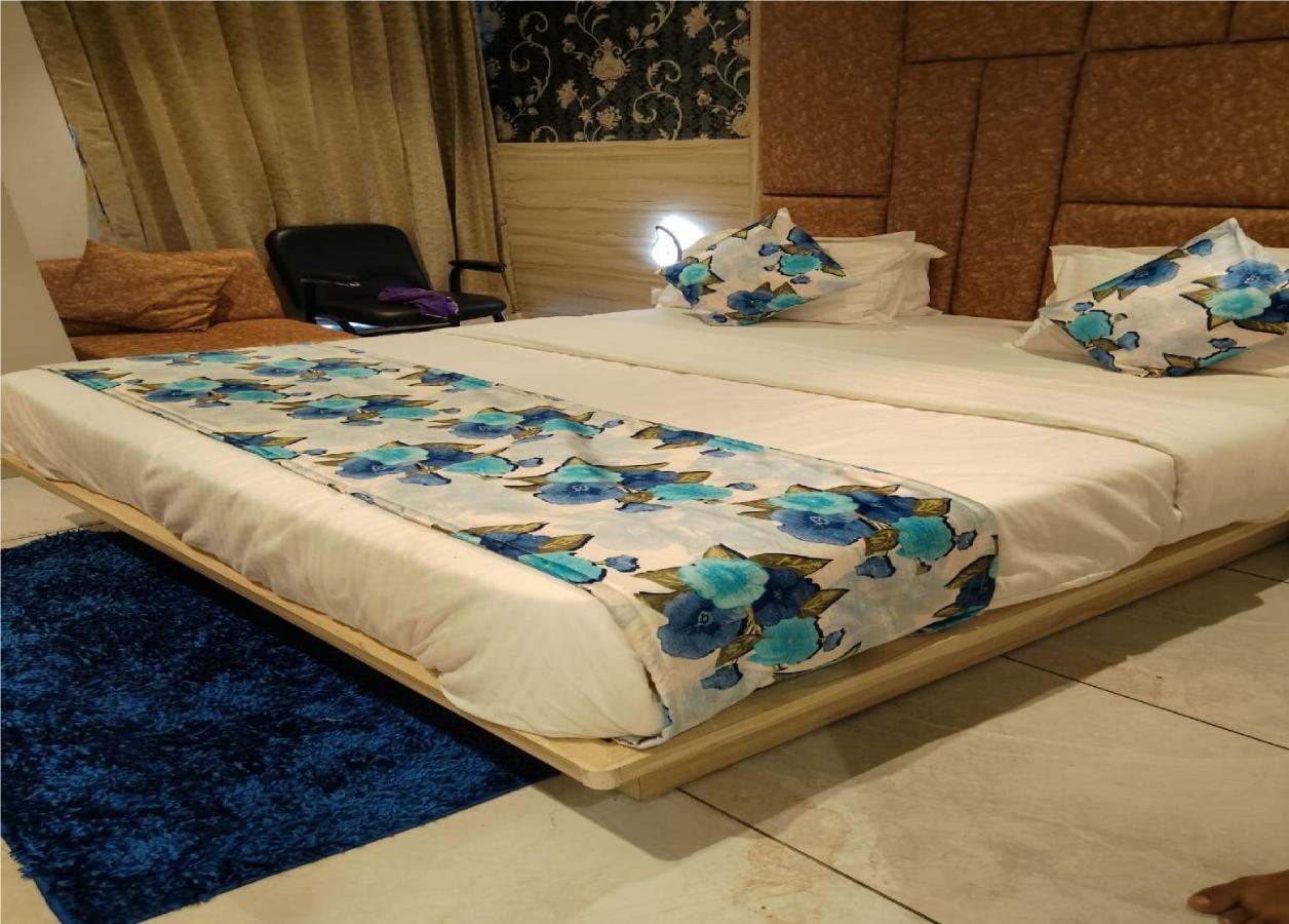 Hotel Lotus Villa Ахмедабад Экстерьер фото